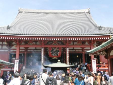 The main building of Sensoji-Temple and the smoke.
